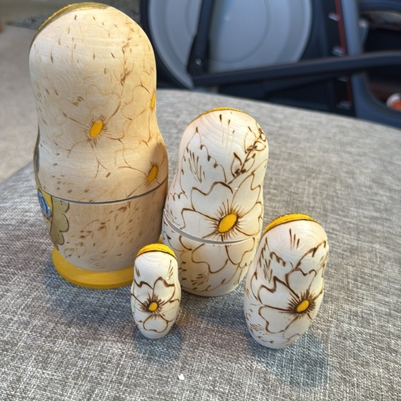 Hand Painted Wood Burned Russian Matryoshka Nesting Doll 3lSet of 4 - Picture 8 of 8